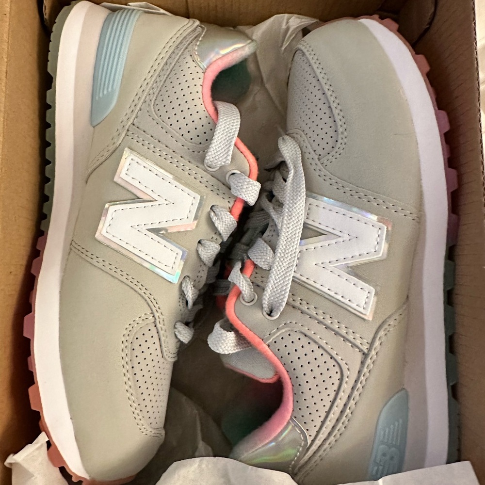 New Balance Girls Shoes